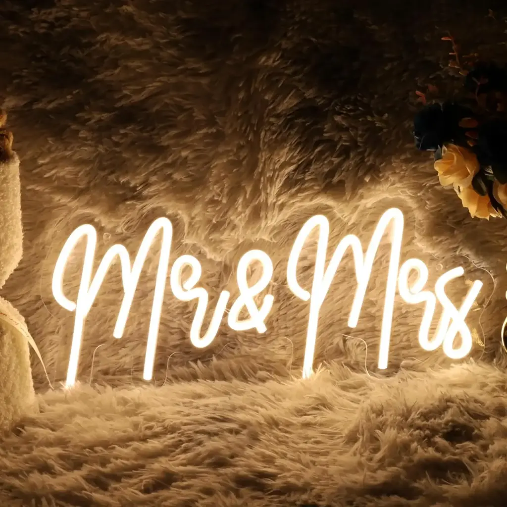 Letrero iluminado Mr. Mrs.